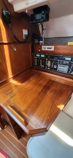 
								USA 1987 Hunter Legend 40 USD full									