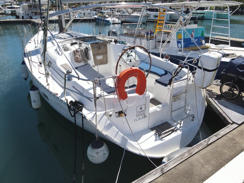 
								Grenada 2001 Beneteau Oceanis Clipper 361 USD full									