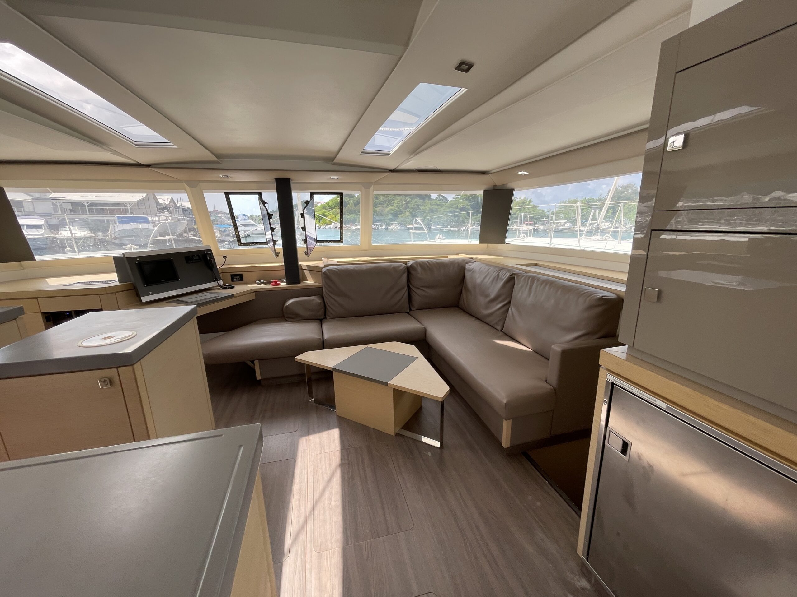 
								Fountaine Pajot Saona 47 2018 full									