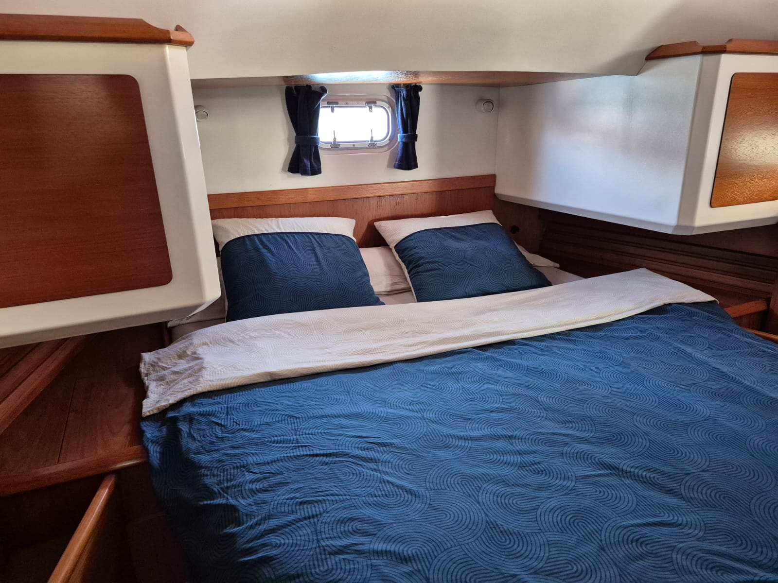 
								Jeanneau Sun Odyssey 42cc 1999 full									