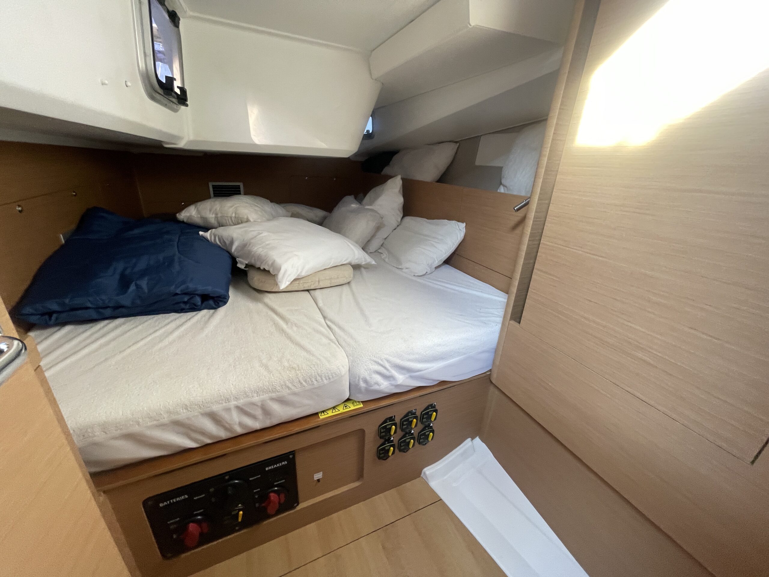 
								Jeanneau Sun Odyssey 490 2021 full									