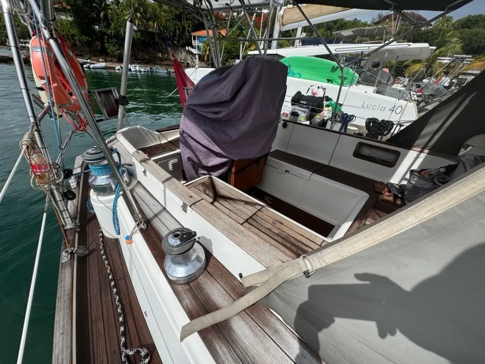 
								1998 Fantasi 44 USD 199000 Grenada Grenada full									