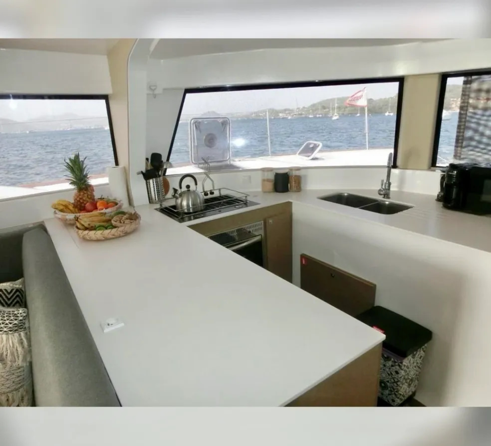 
								2020 NEEL 47 USD 549000 Grenada Grenada full									