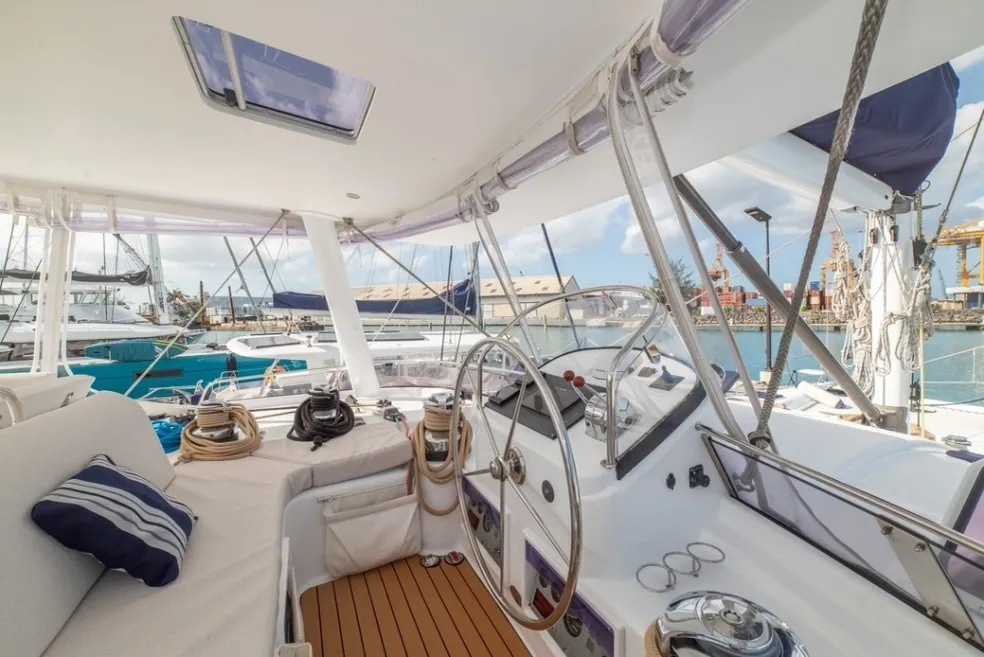 
								2004 Robertson & Caine Leopard 62 USD 695000 Barbados Barbados full									