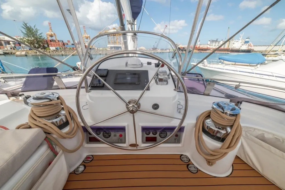 
								2004 Robertson & Caine Leopard 62 USD 695000 Barbados Barbados full									