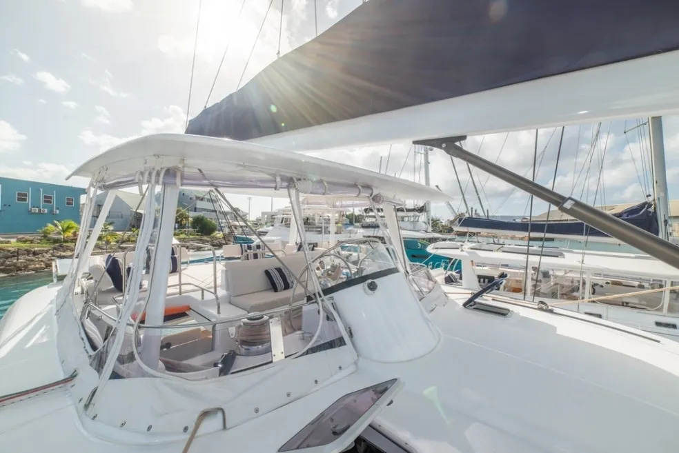 
								2004 Robertson & Caine Leopard 62 USD 695000 Barbados Barbados full									