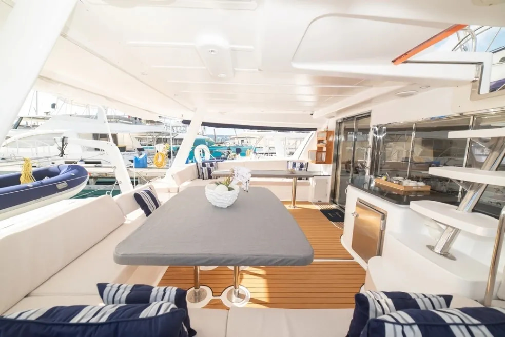 
								2004 Robertson & Caine Leopard 62 USD 695000 Barbados Barbados full									