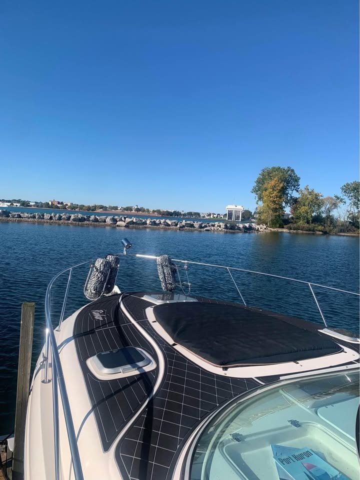 2005 foot Rinker 320 cad 79750