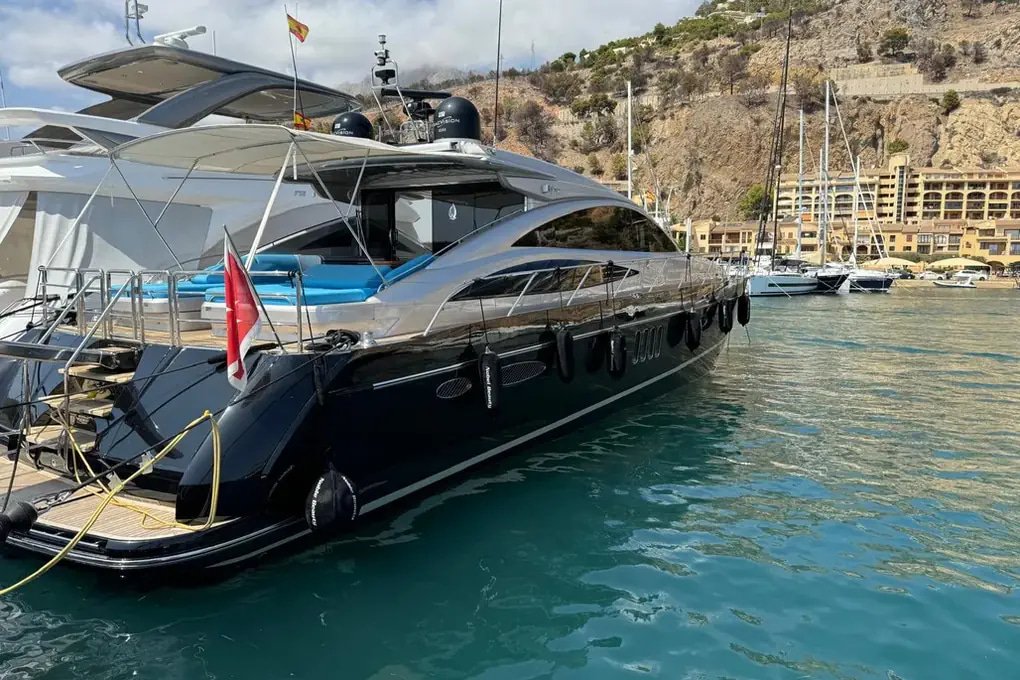 2008 71.2 foot Princess V70 EUR 750000