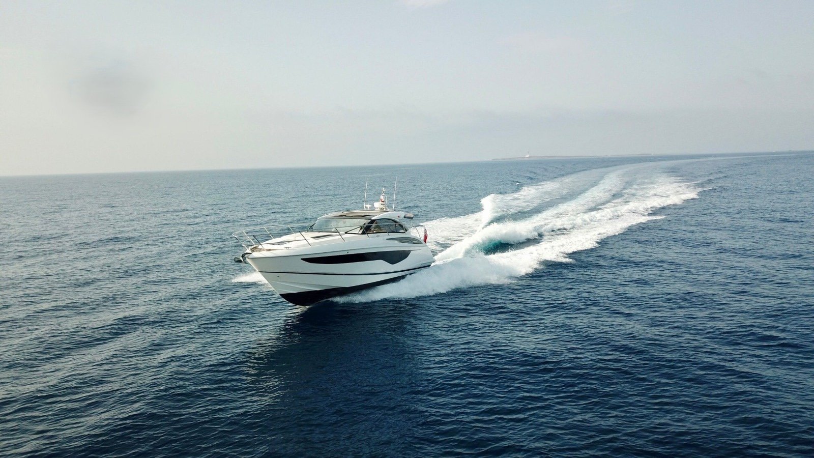 2017 40 foot Princess V40 EUR 395000