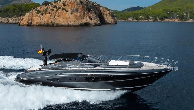 2016 64.3 foot Riva 63 Virtus EUR 1350000